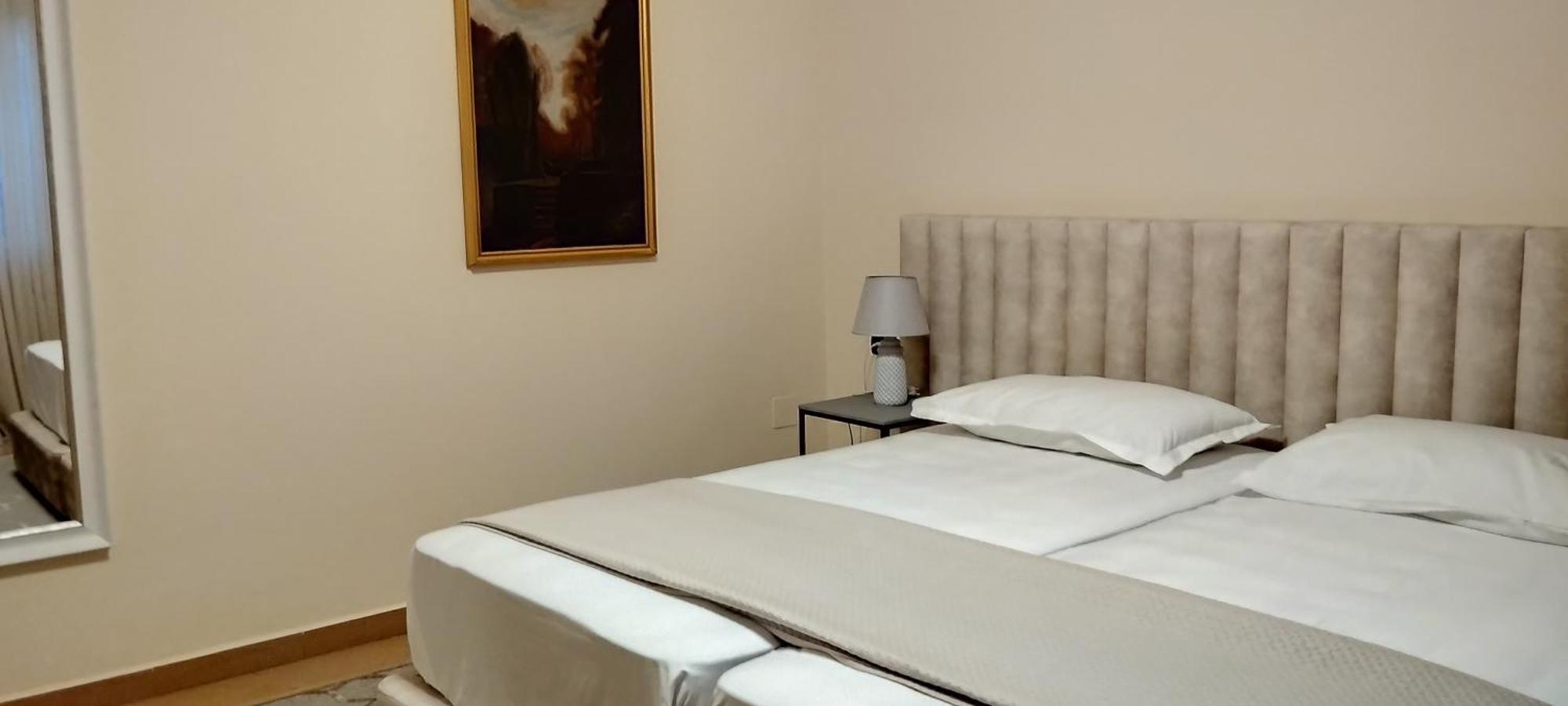 Villa Chaplin Tiranë Eksteriør bilde